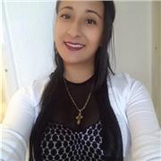 Salubrista imparte clase a personas de todas las edades en Seguridad y Salud en el Trabajo